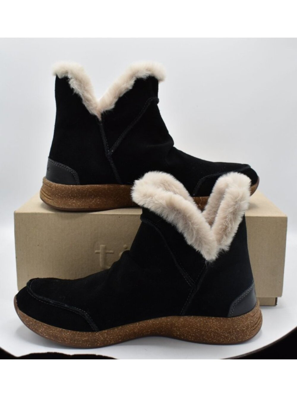 TAOS Womens 9 Future Mid Black Suede Faux Fur Pull On Booties Boots Winter Shoes - Picture 9 of 11